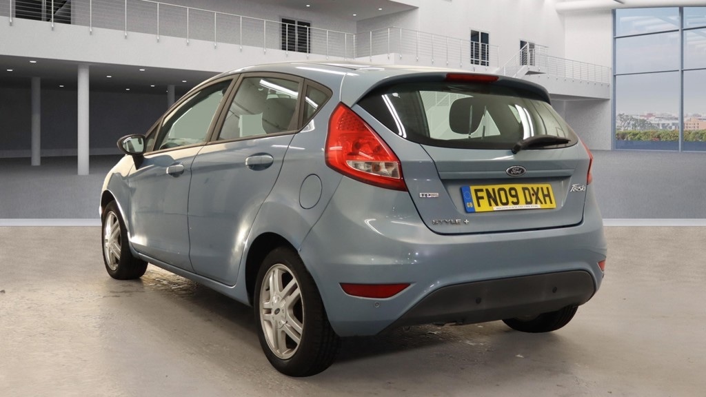 Used Ford Fiesta 2010 for sale - 76637915: Photo 4