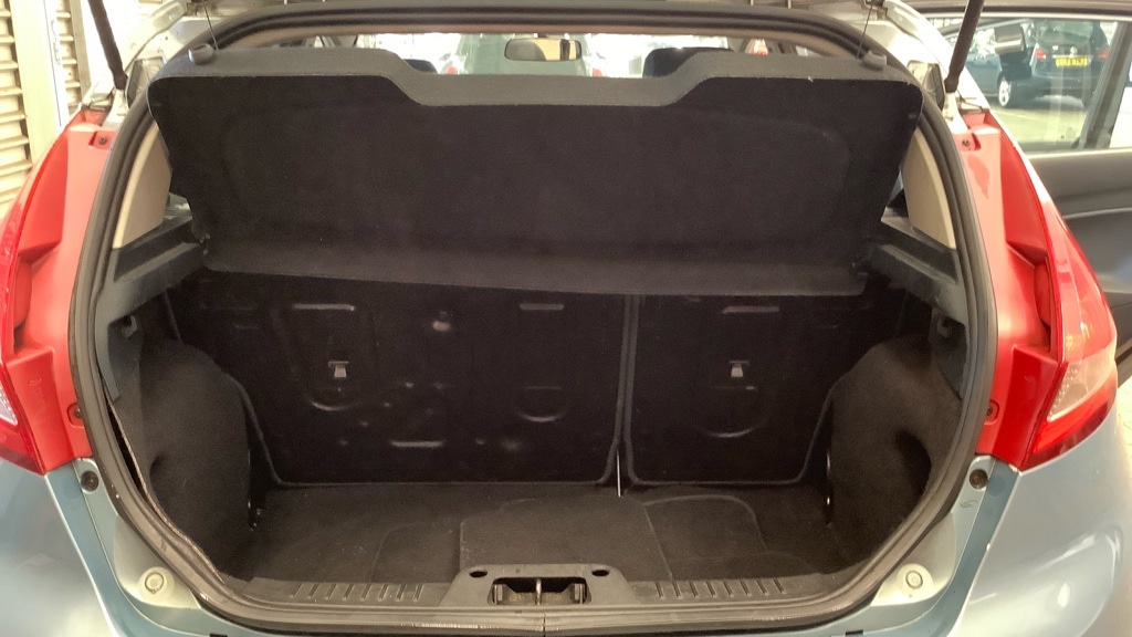 Used Ford Fiesta 2010 for sale - 76637915: Photo 8