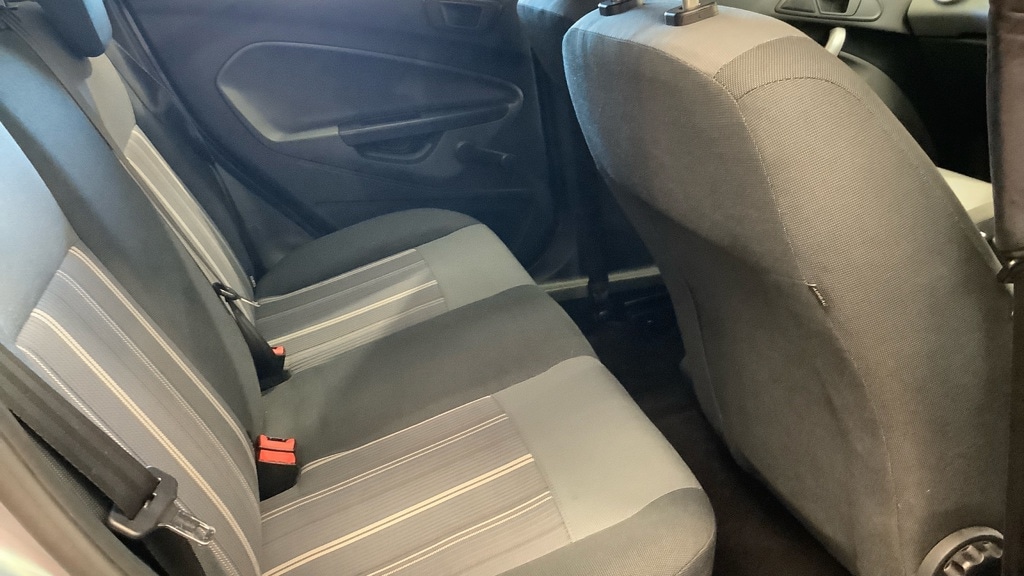 Used Ford Fiesta 2010 for sale - 76637915: Photo 9
