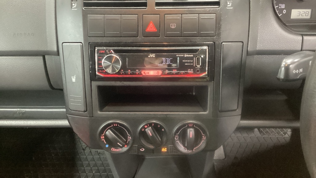 Used Volkswagen Polo 2002 for sale - 76578205: Photo 11