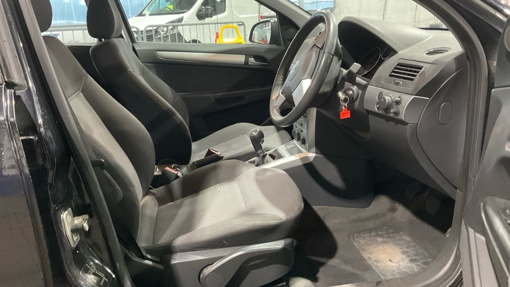 Used Vauxhall Astra 2009 for sale - 76437149: Photo 10