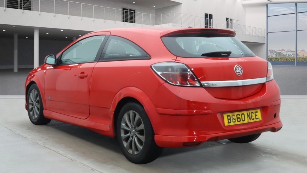 Used Vauxhall Astra 2010 for sale - 77165474: Photo 2