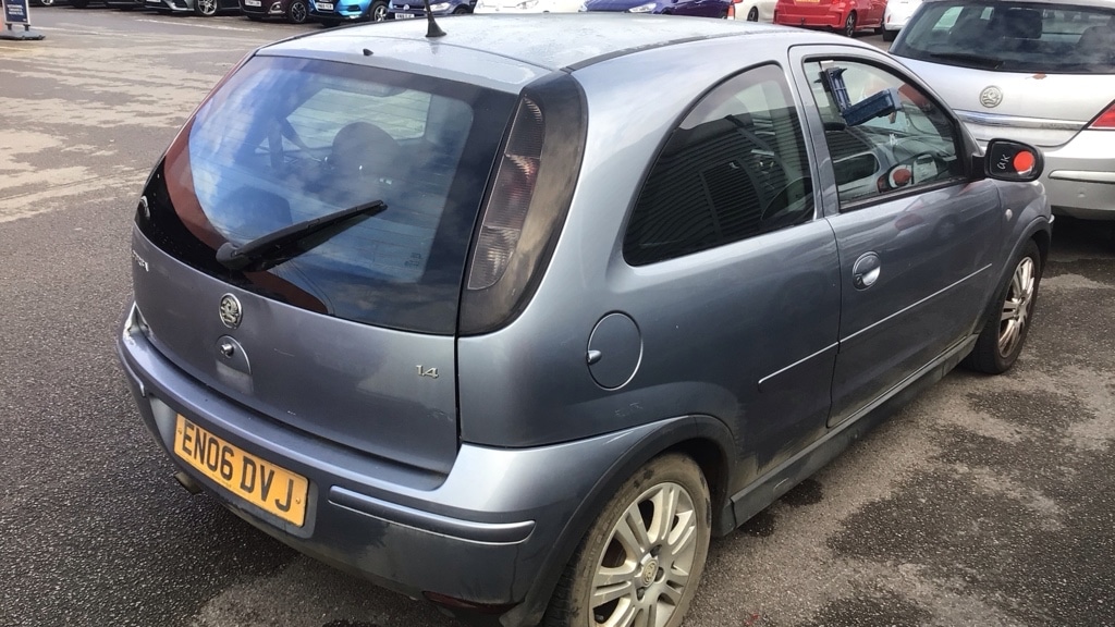 Used Vauxhall Corsa 2006 for sale - 76517634: Photo 2