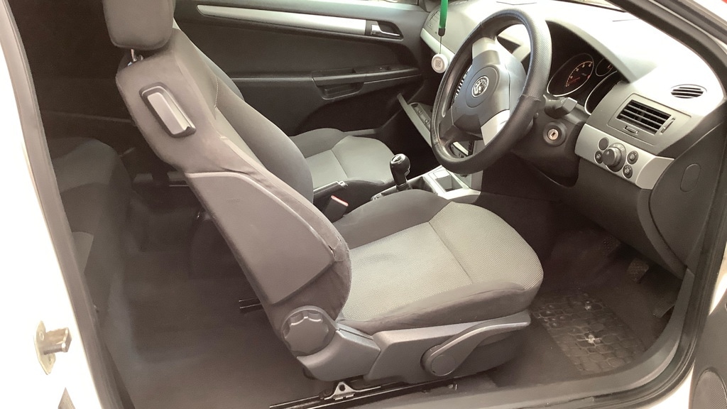 Used Vauxhall Astra 2010 for sale - 78197165: Photo 9