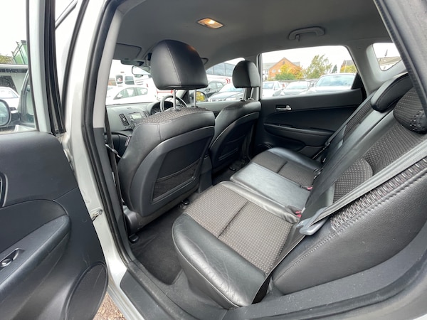 Used Hyundai i30 2009 for sale - 76299031: Photo 9