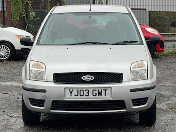 Used Ford Fusion 2003 for sale - 76161614: Photo 2