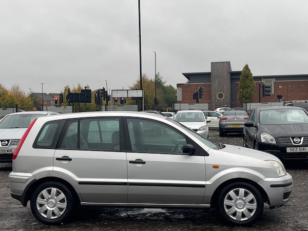 Used Ford Fusion 2003 for sale - 76161614: Photo 4