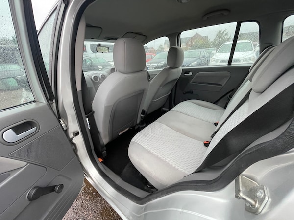 Used Ford Fusion 2003 for sale - 76161614: Photo 9