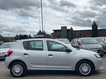 Used Dacia Sandero 2015 for sale - 75511579: Photo