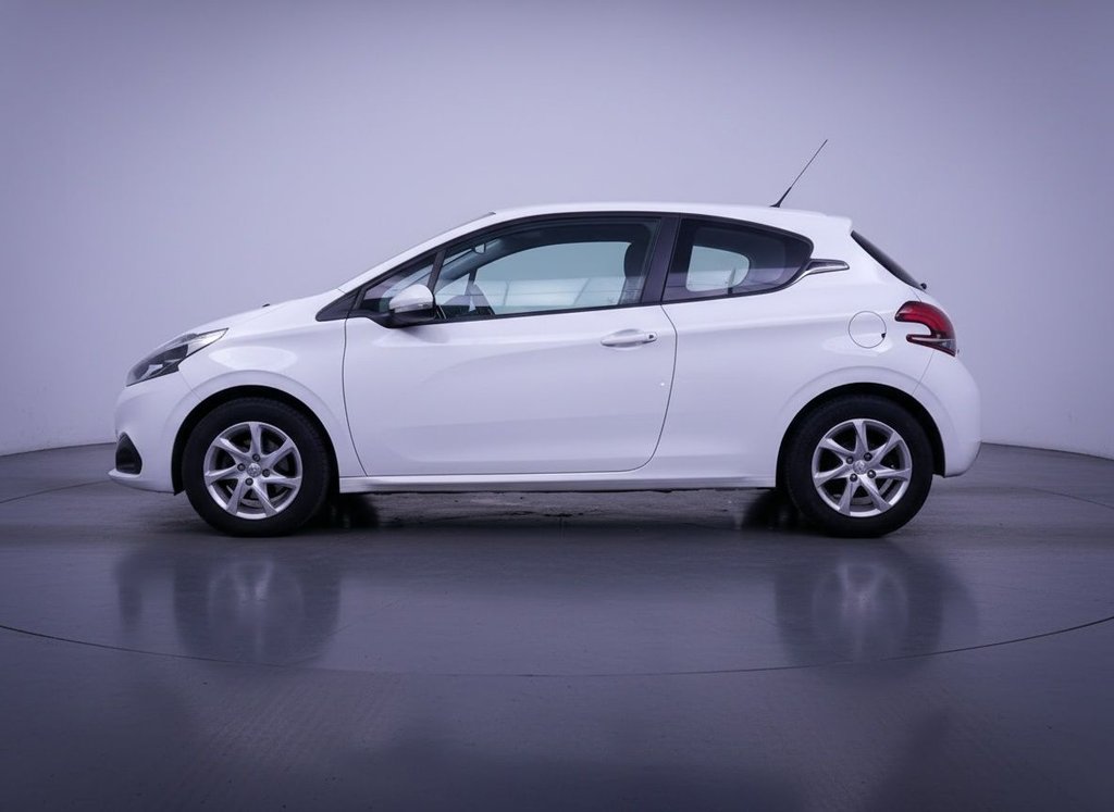 Used Peugeot 208 2015 for sale - 77600139: Photo 8