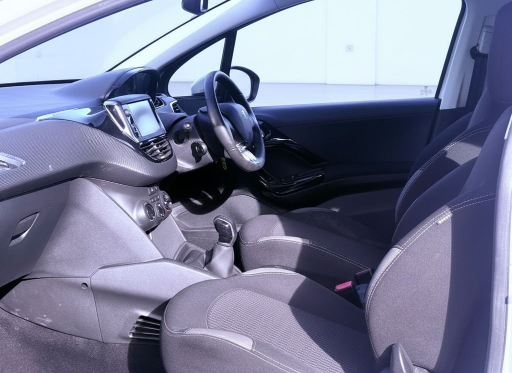 Used Peugeot 208 2015 for sale - 77600139: Photo 9