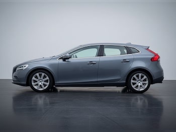 Used Volvo V40 2018 for sale - 79494058: Photo