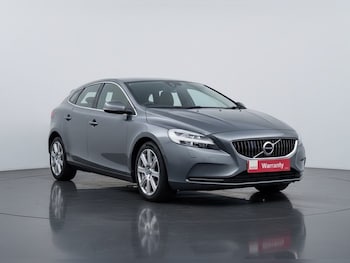 Used Volvo V40 2018 for sale - 79494058: Photo