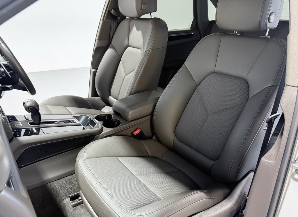 Used Porsche Macan 2023 for sale - 77551456: Photo 5