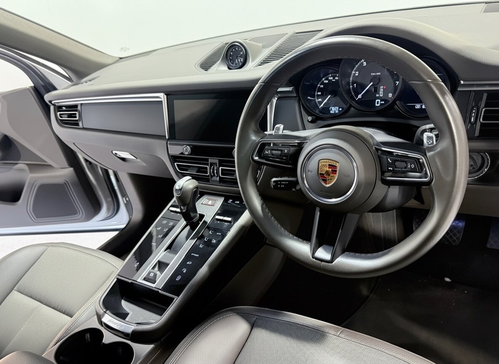 Used Porsche Macan 2023 for sale - 77551456: Photo 6