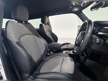 Used MINI Hatch 2021 for sale - 76621599: Photo