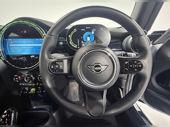 Used MINI Hatch 2021 for sale - 76621599: Photo