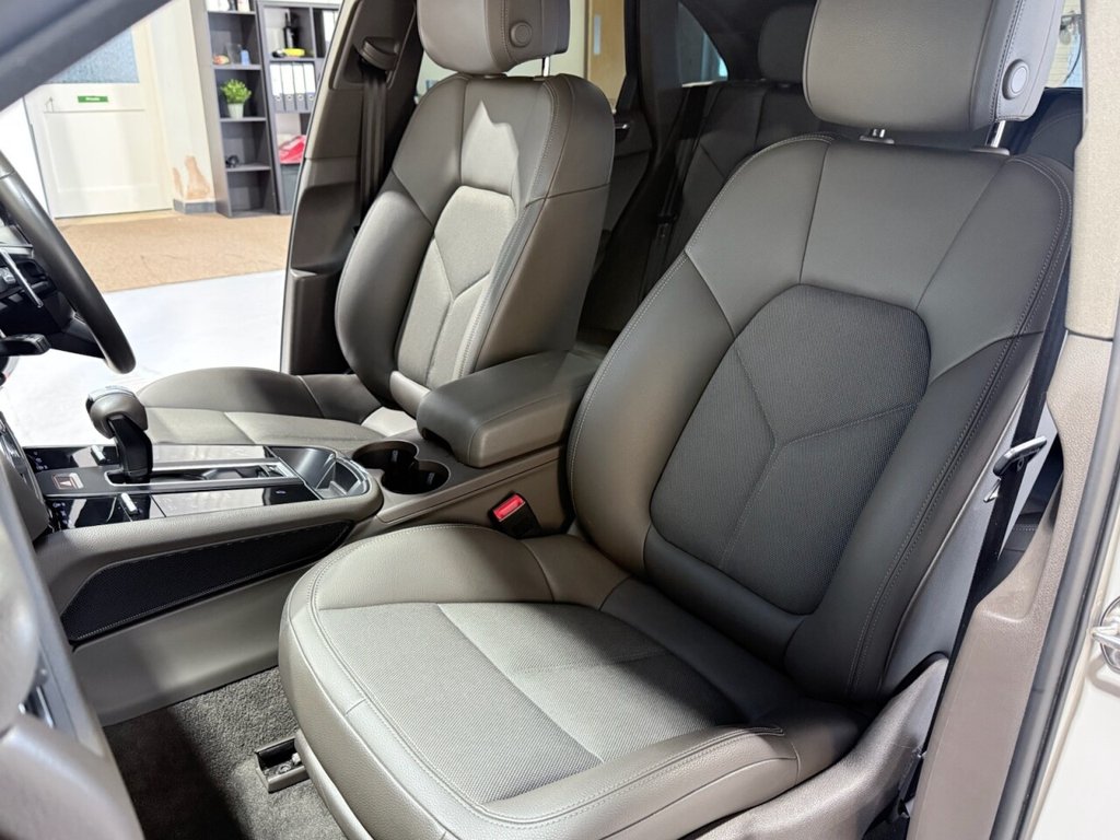 Used Porsche Macan 2023 for sale - 76621584: Photo 23