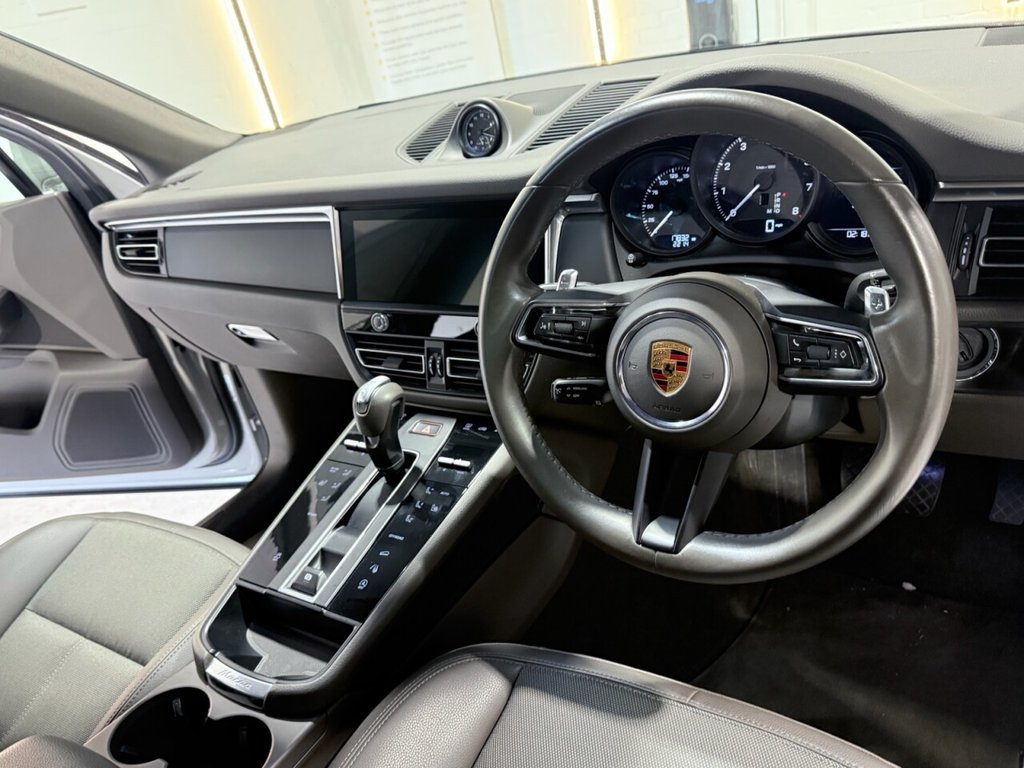 Used Porsche Macan 2023 for sale - 76621584: Photo 25