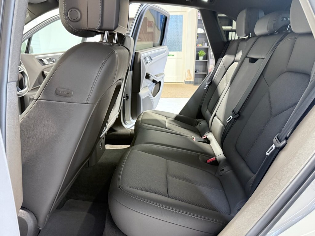 Used Porsche Macan 2023 for sale - 76621584: Photo 36