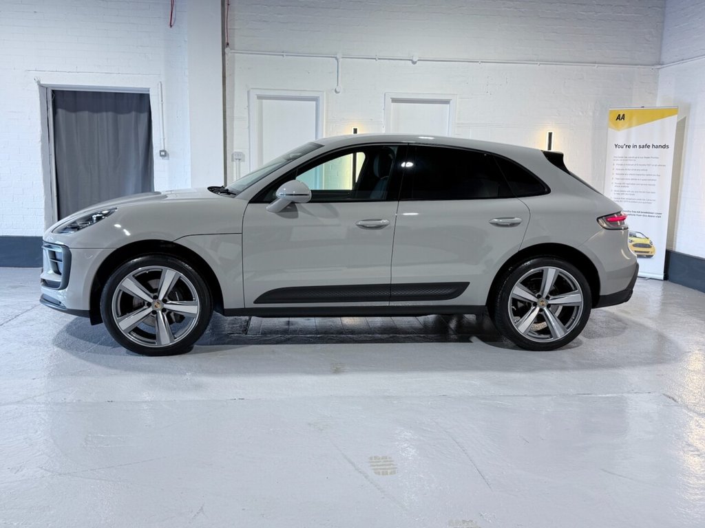 Used Porsche Macan 2023 for sale - 76621584: Photo 38