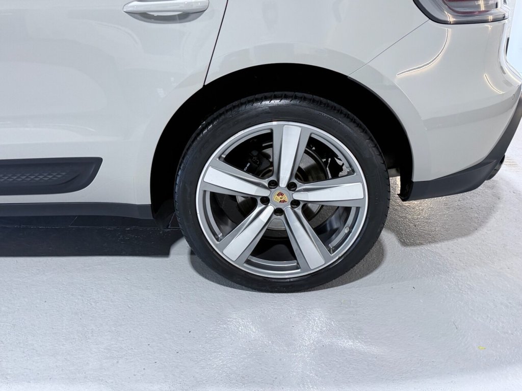 Used Porsche Macan 2023 for sale - 76621584: Photo 40