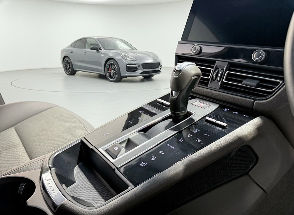 Used Porsche Macan 2023 for sale - 76621584: Photo 5