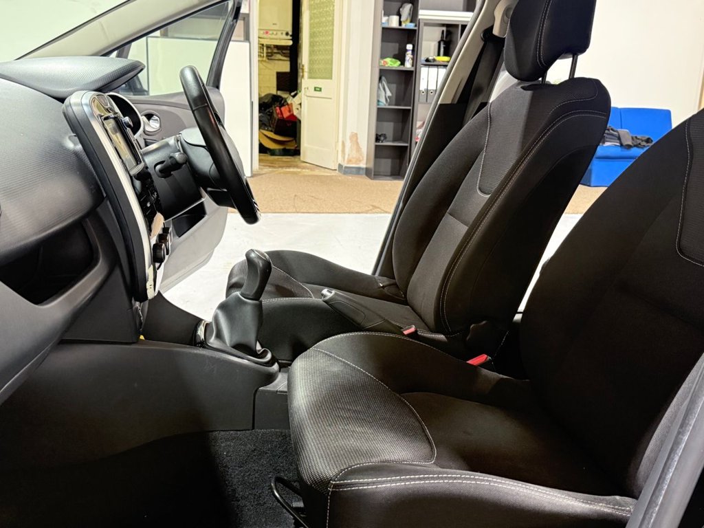 Used Renault Clio 2015 for sale - 76621598: Photo 23