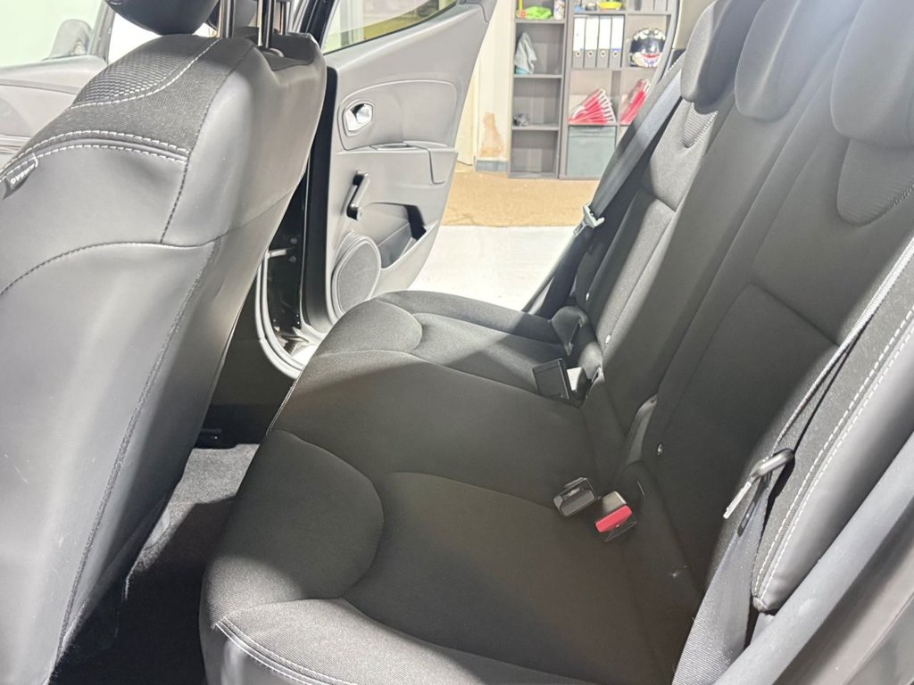 Used Renault Clio 2015 for sale - 76621598: Photo 24