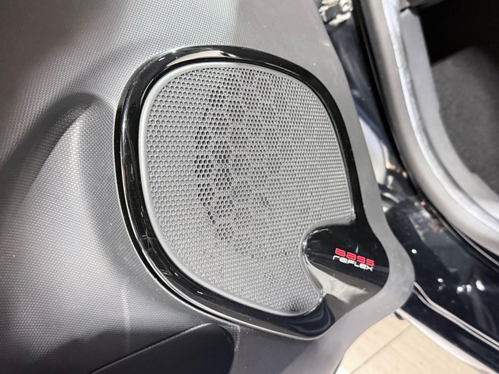 Used Renault Clio 2015 for sale - 76621598: Photo 31