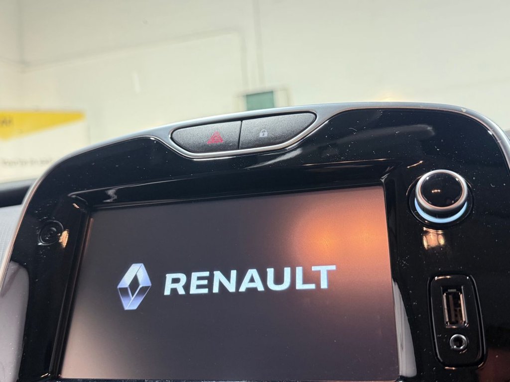 Used Renault Clio 2015 for sale - 76621598: Photo 33