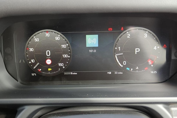 Used Land Rover Defender 2025 for sale - 75626889: Photo 10