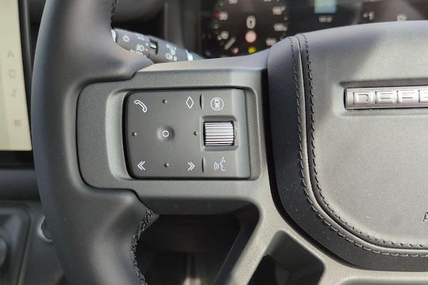 Used Land Rover Defender 2025 for sale - 75626889: Photo 11