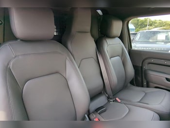Used Land Rover Defender 2025 for sale - 75626889: Photo