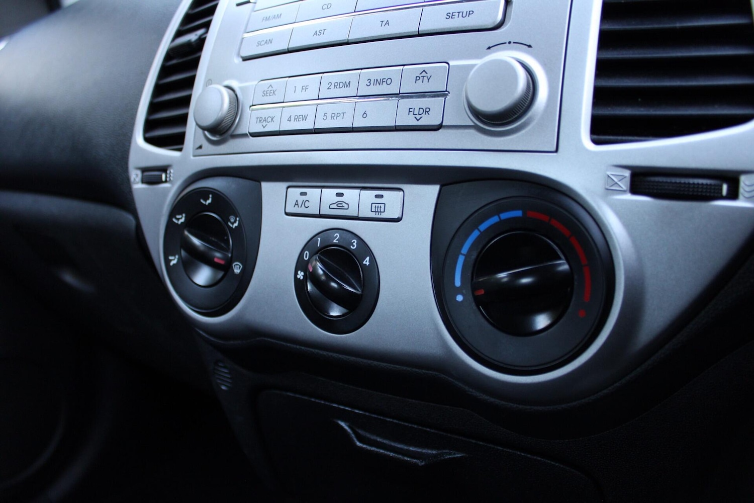 Used Hyundai i20 2012 for sale - 75839603: Photo 41