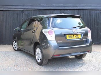 Used Toyota Verso 2015 for sale - 75532610: Photo