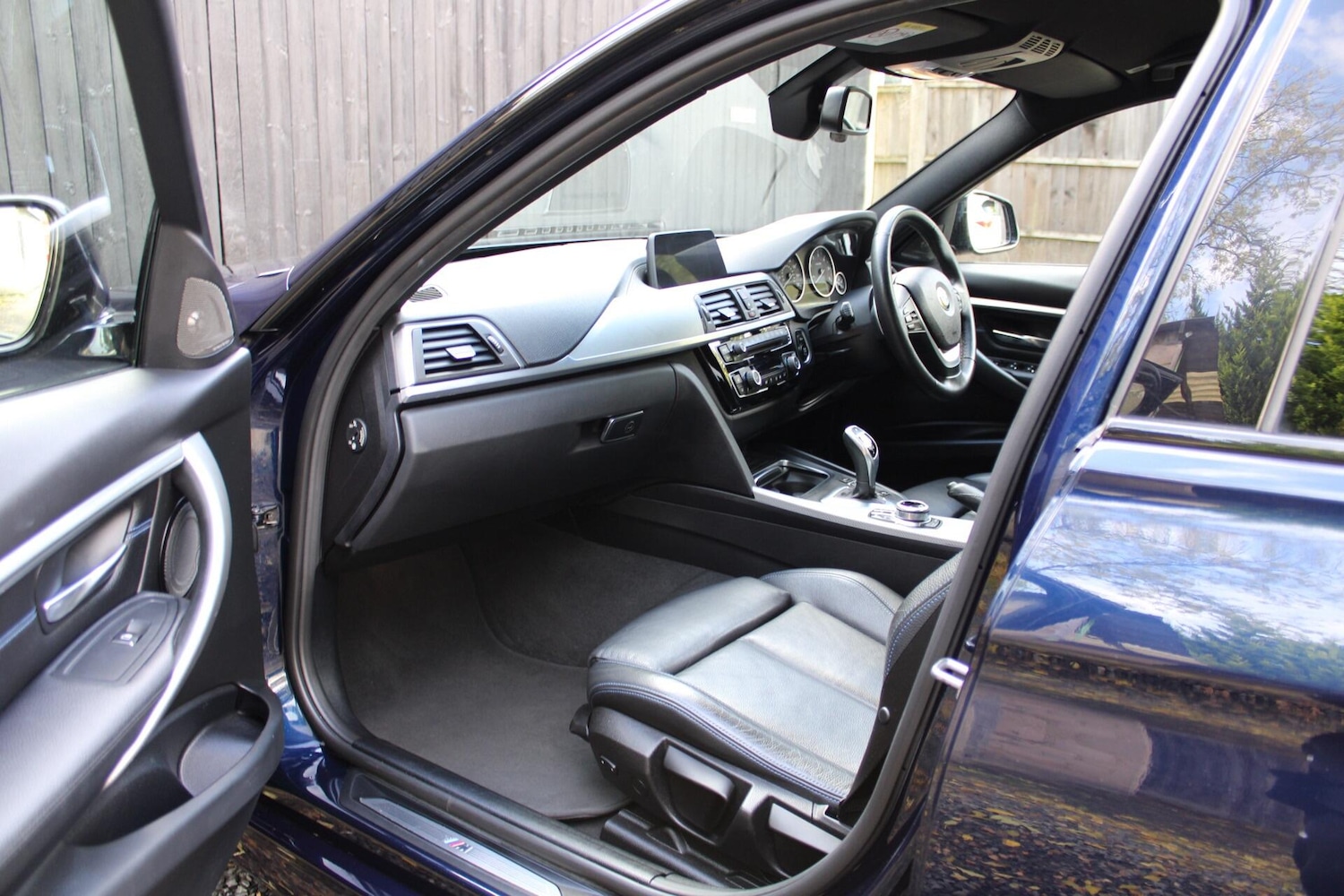 Used BMW 3 Series 2018 for sale - 76337015: Photo 11