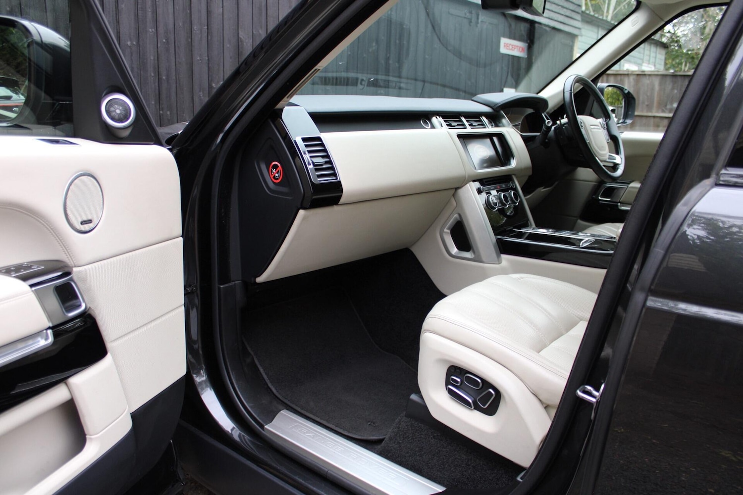 Used Land Rover Range Rover 2014 for sale - 76295265: Photo 11