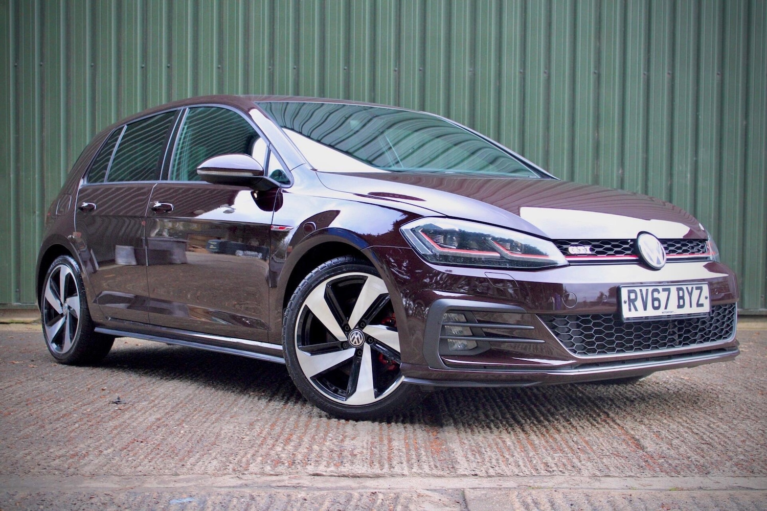 Used Volkswagen Golf 2017 for sale - 76031582: Photo 1