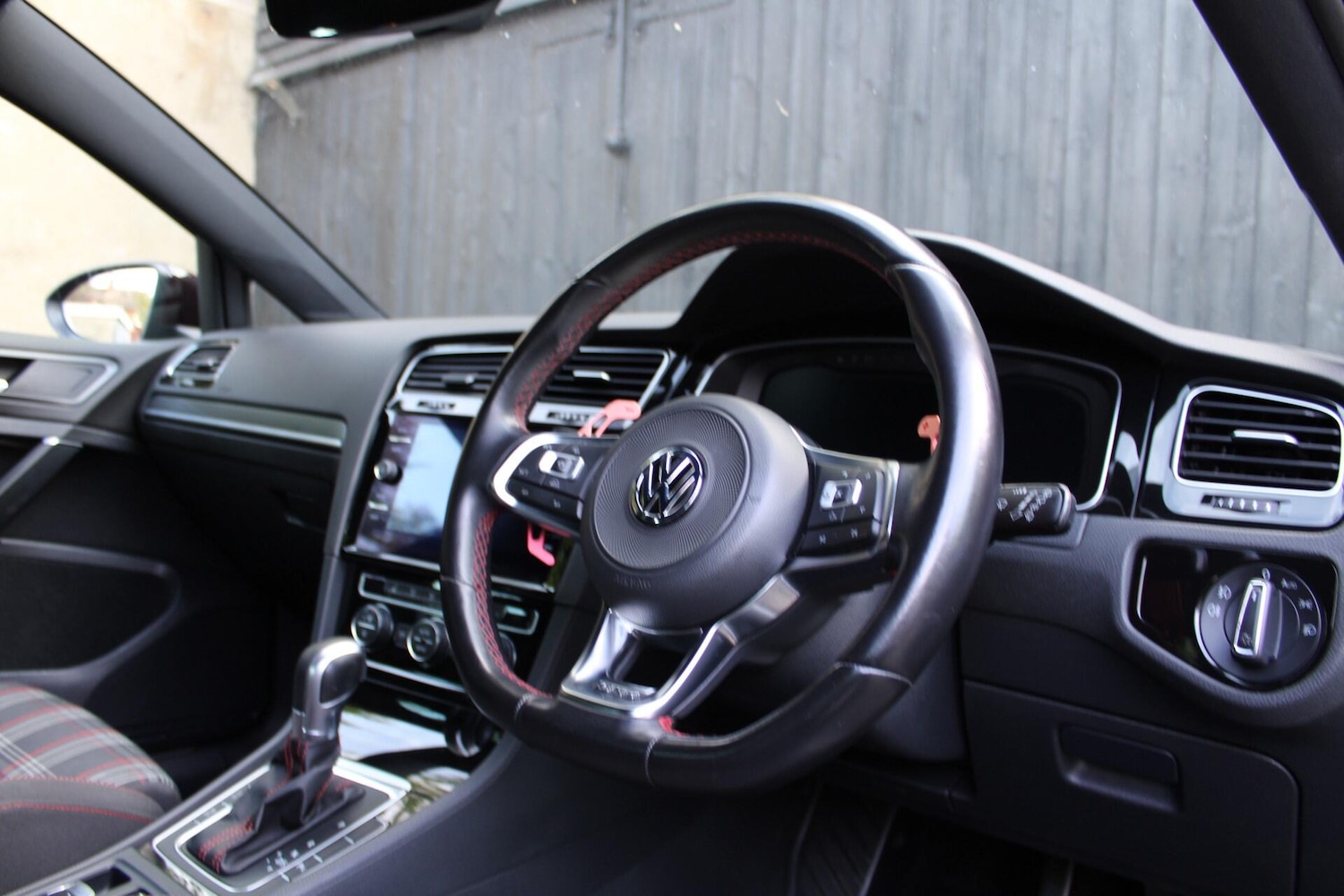 Used Volkswagen Golf 2017 for sale - 76031582: Photo 25