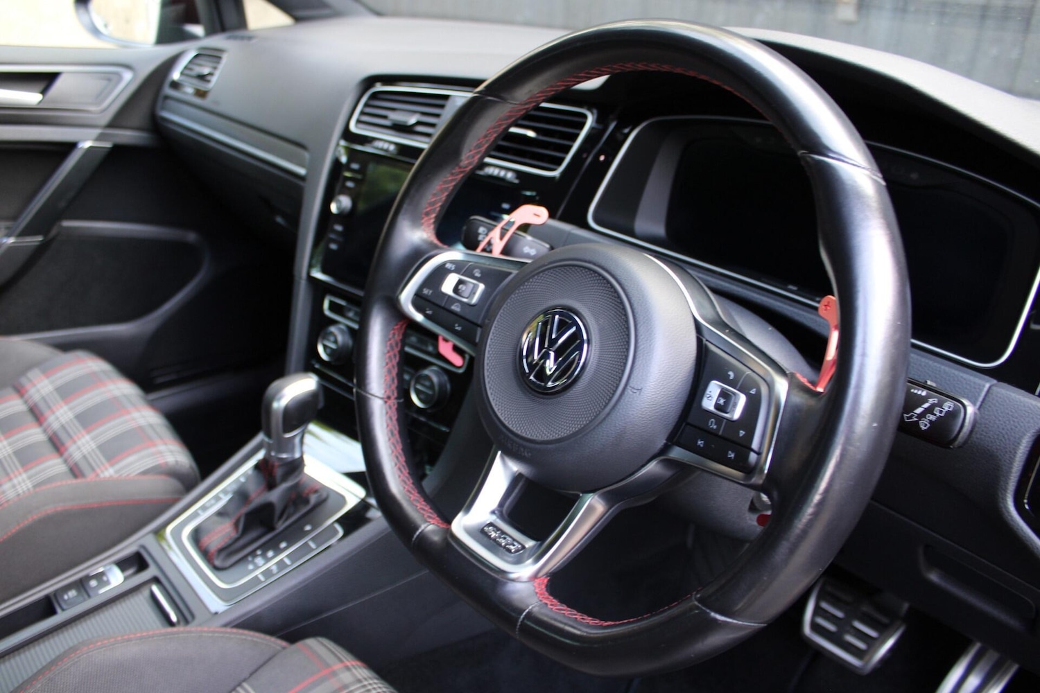 Used Volkswagen Golf 2017 for sale - 76031582: Photo 28