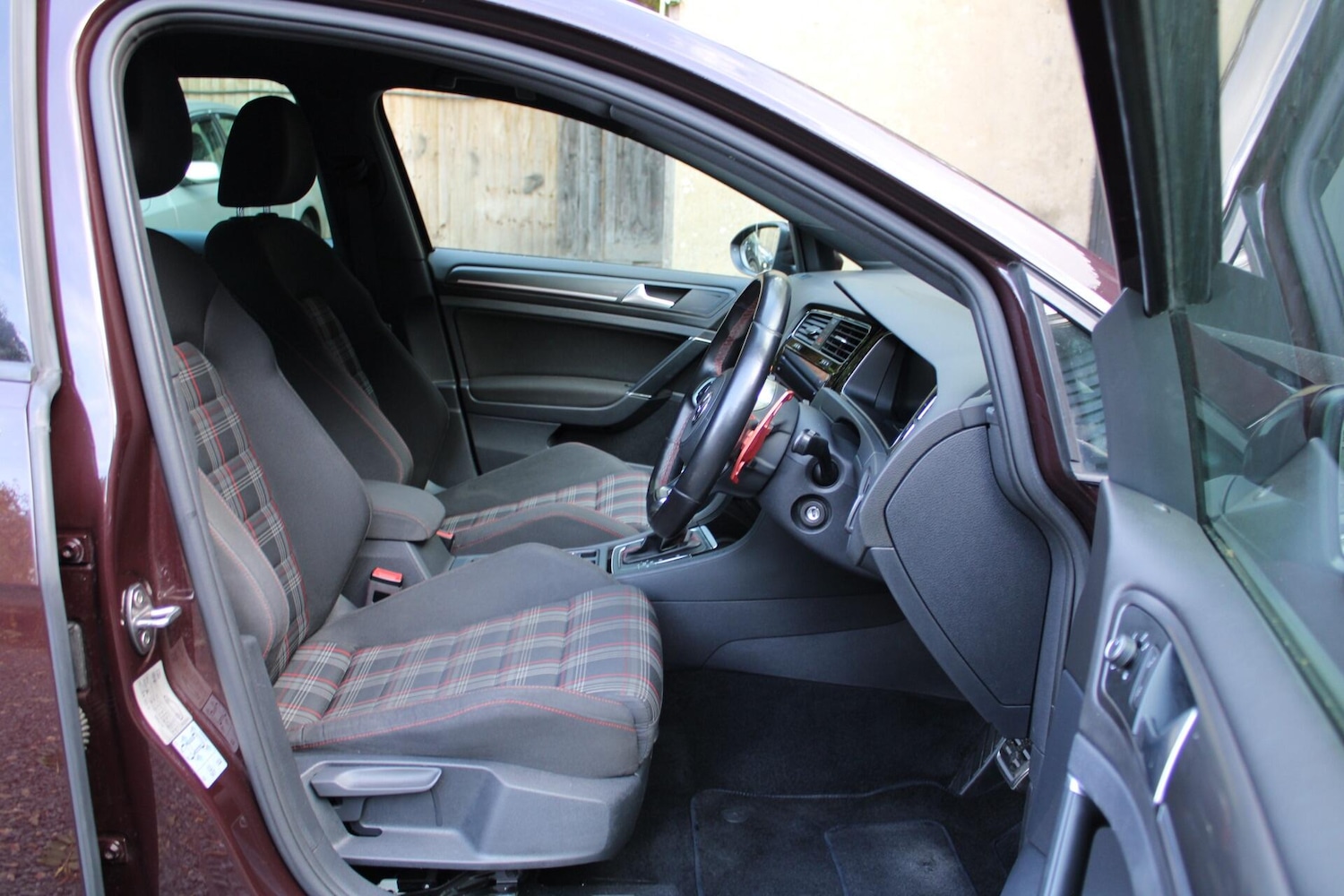 Used Volkswagen Golf 2017 for sale - 76031582: Photo 9