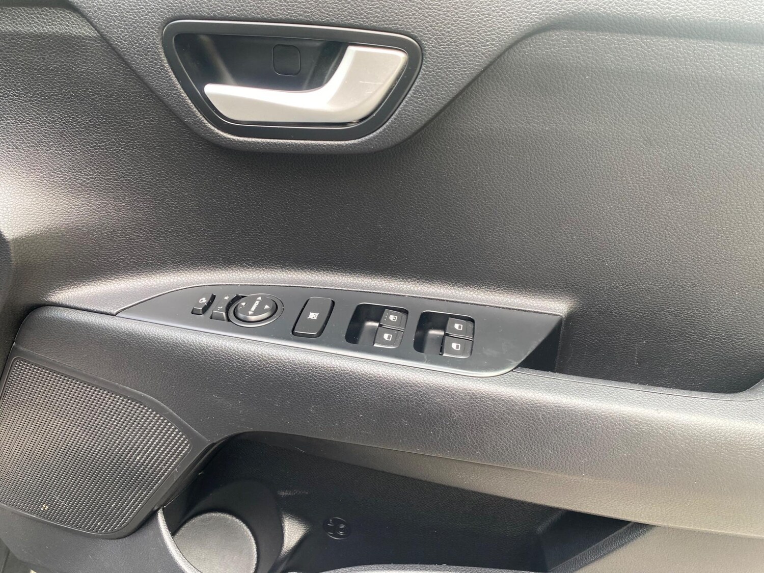 Used Kia Stonic 2018 for sale - 77910725: Photo 20