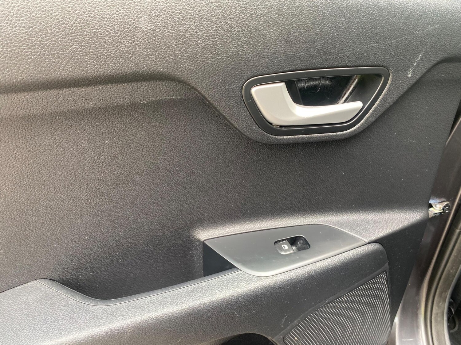 Used Kia Stonic 2018 for sale - 77910725: Photo 25