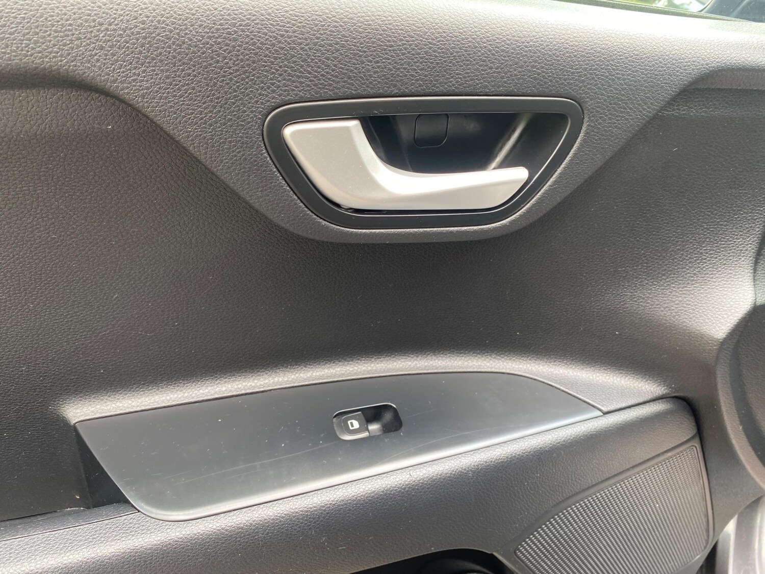 Used Kia Stonic 2018 for sale - 77910725: Photo 26