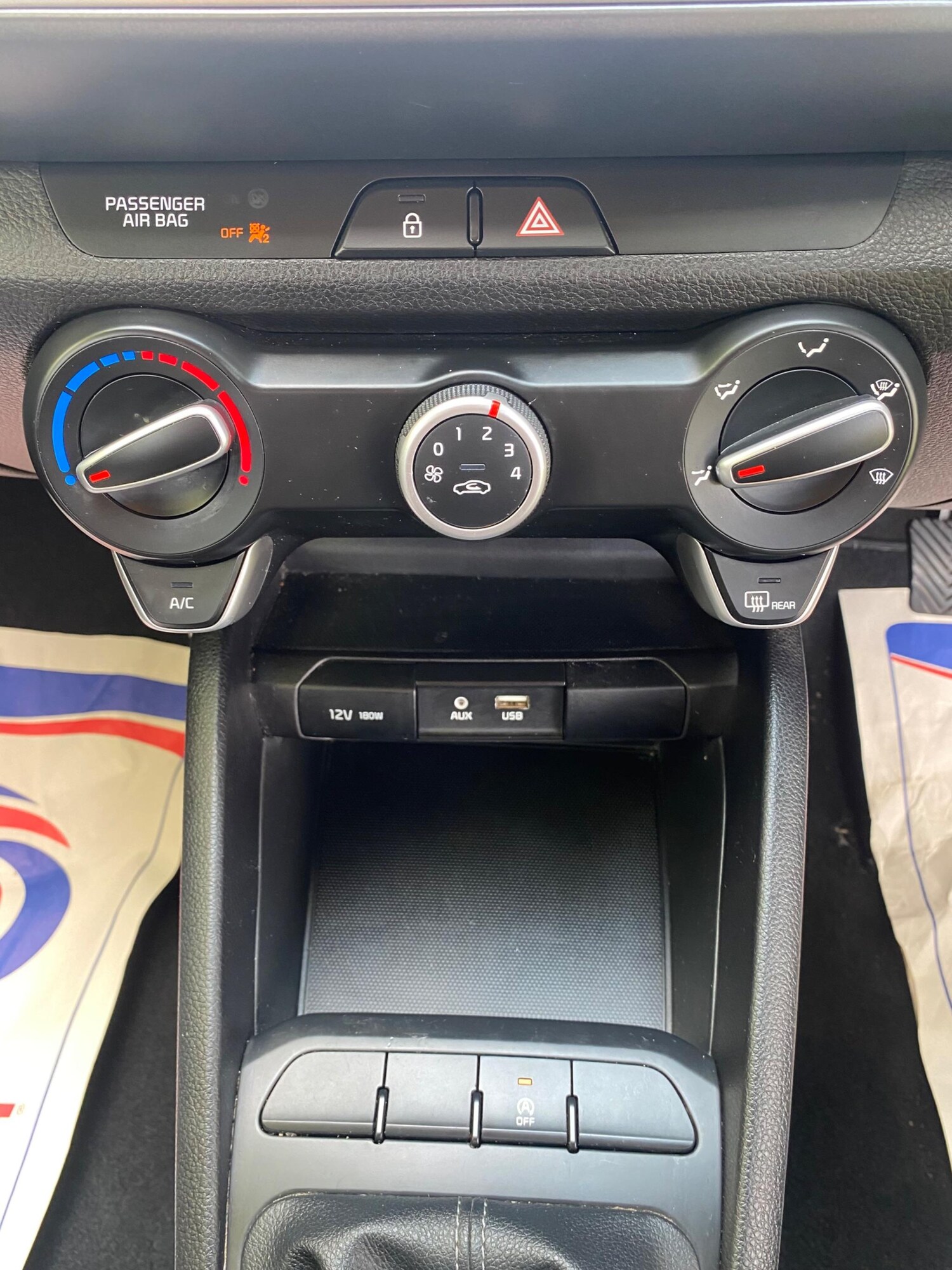 Used Kia Stonic 2018 for sale - 77910725: Photo 28