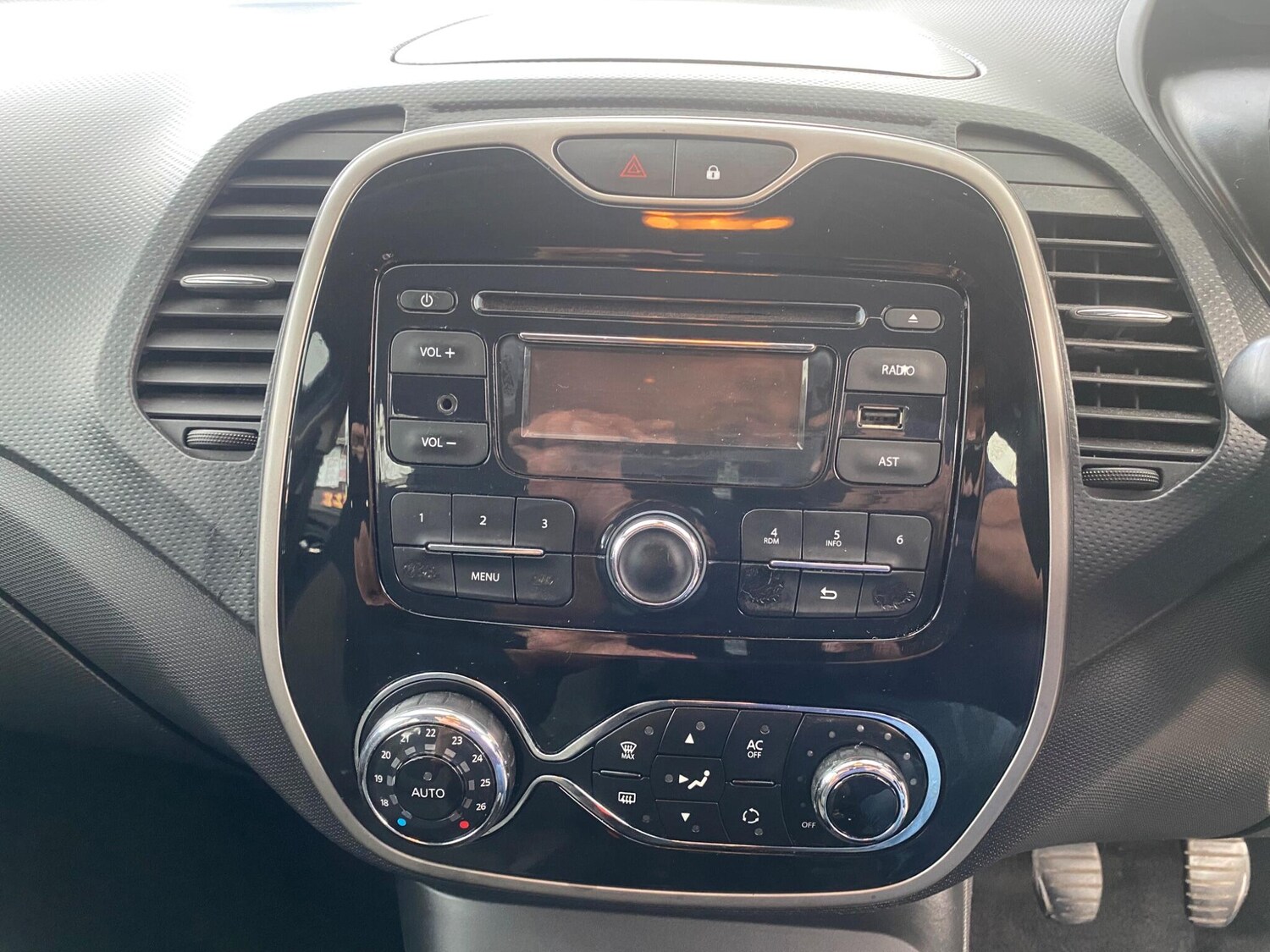 Used Renault Captur 2013 for sale - 77908689: Photo 21