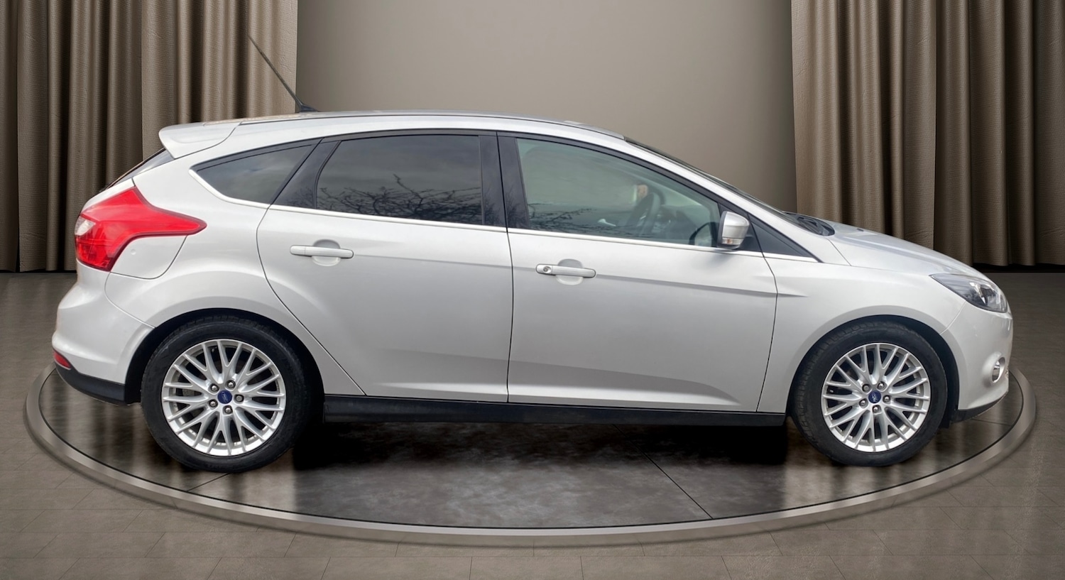 Used Ford Focus 2014 for sale - 78026464: Photo 2