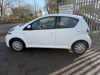 Used Toyota AYGO 2013 for sale - 76893075: Photo
