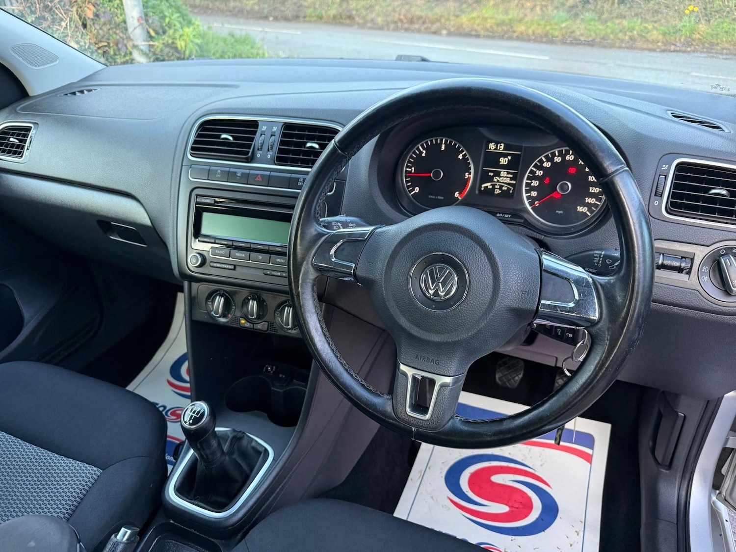 Used Volkswagen Polo 2010 for sale - 77353842: Photo 8